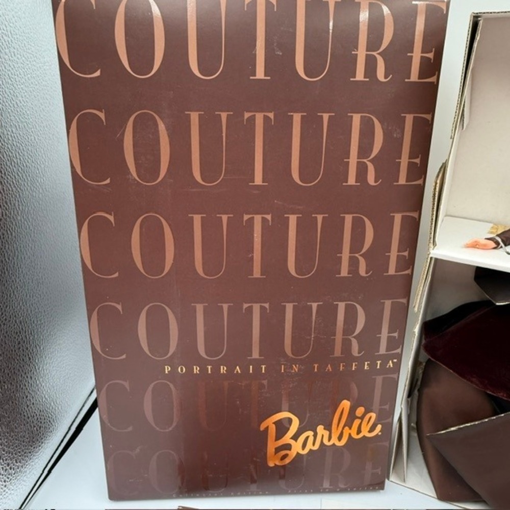 Barbie Couture Portrait in Taffeta 1996 Collector Edition Mattel 15528 Brown - Picture 6 of 9